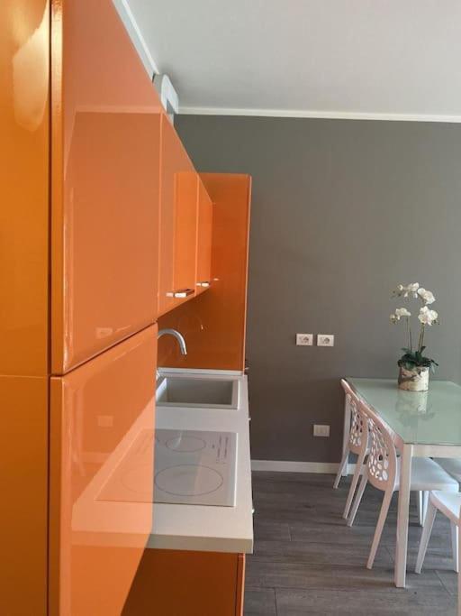 Appartamento Bersaglio Costa Volpino Exteriör bild