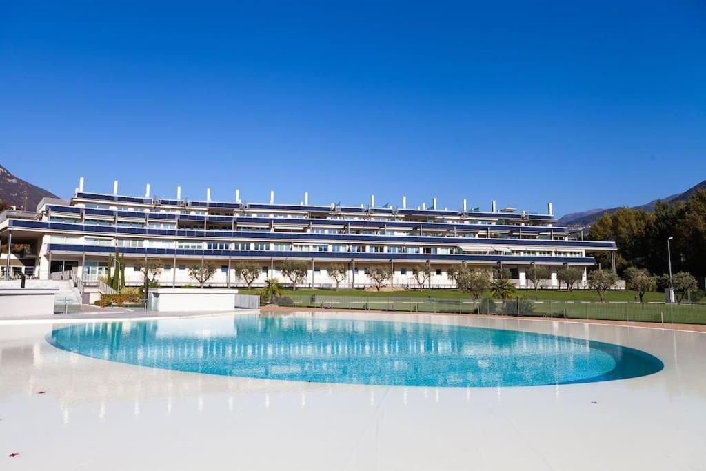 Appartamento Bersaglio Costa Volpino Exteriör bild